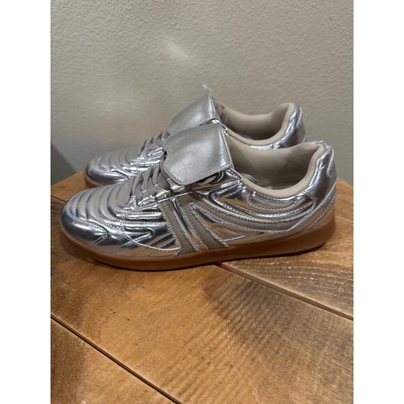 Womens Steve Madden Women's Madrid Foldover Lace Up Sneakers size 10 - Picture 3 of 8